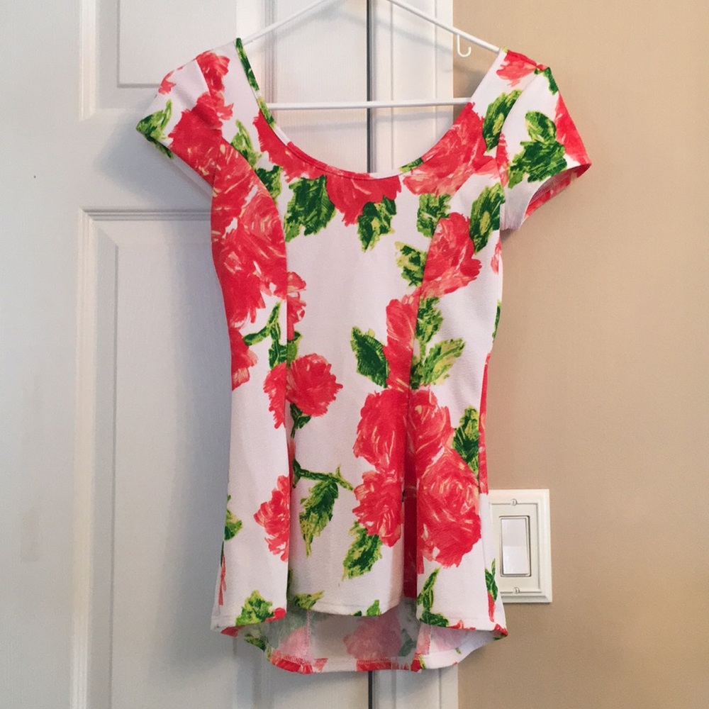 ⭐️Silver Gate Floral Peplum